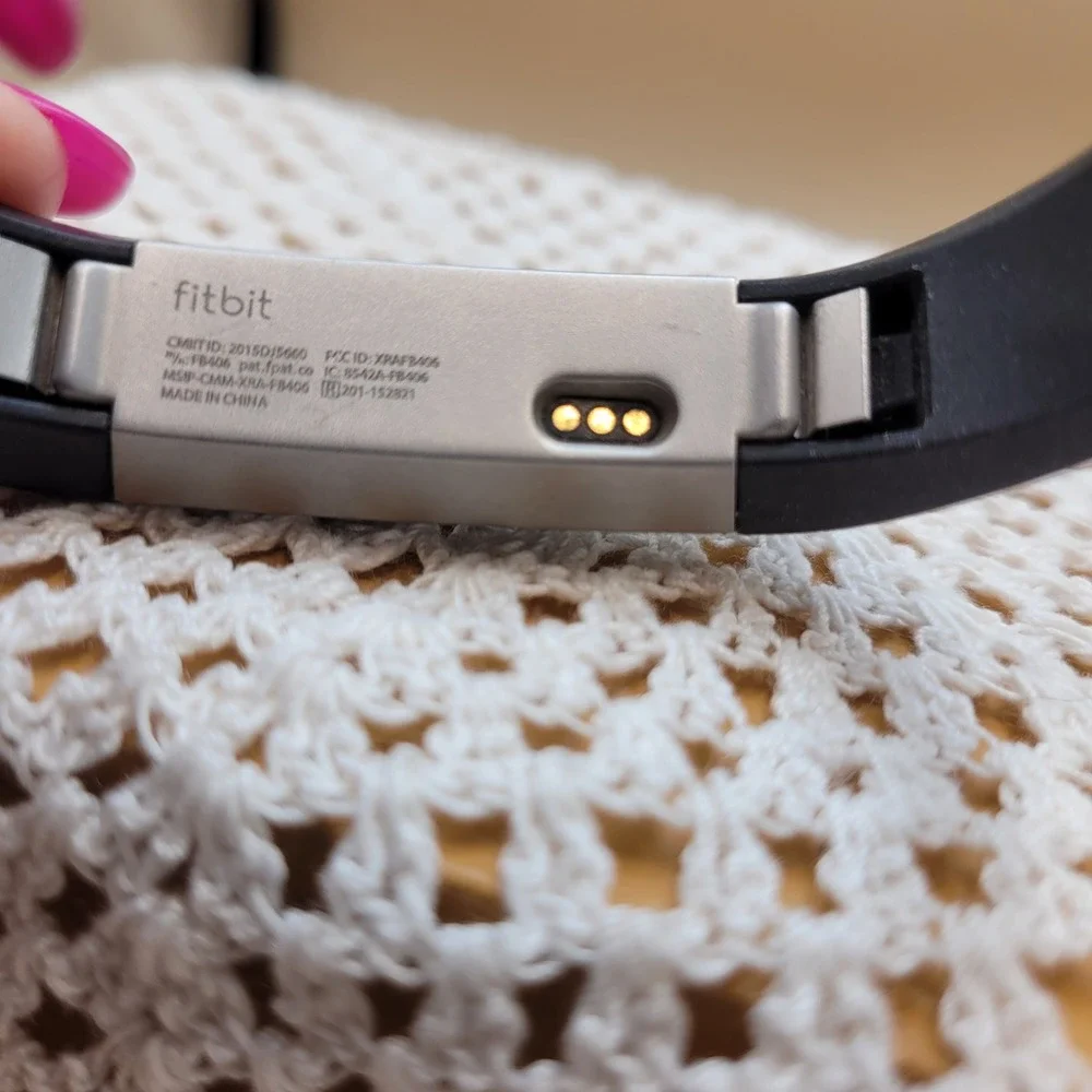 Fitbit Charge 2 FB407 Heart Rate Fitness Tracker Black Untested no charger